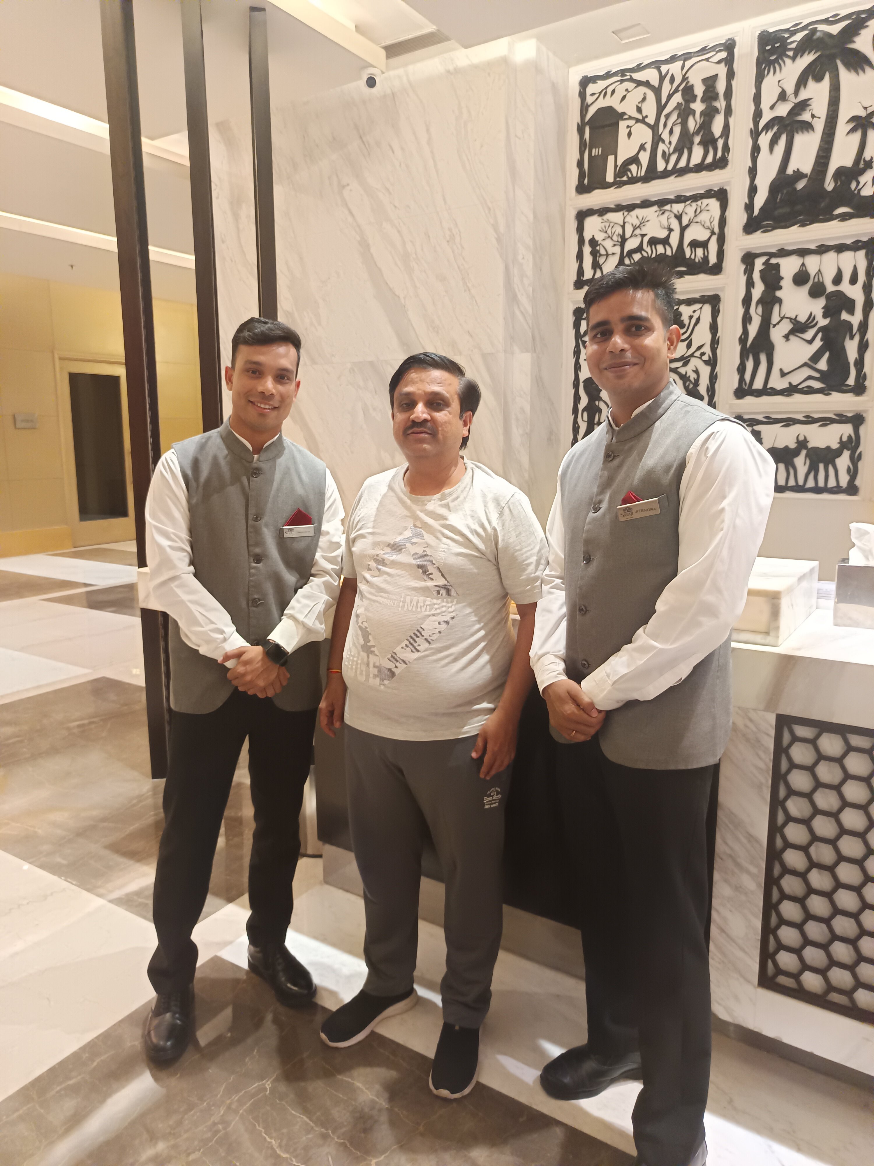 行家点评:揚威抖擞打一动物谜底