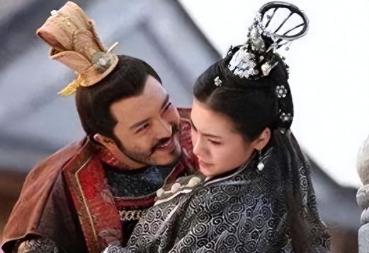 家点评:英雄难过美人关，牛鬼蛇神合数来打一动物谜底