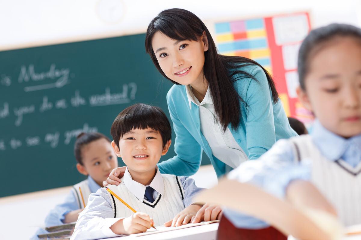 独家观察:一二一二重复练，有朝一日飞上天。猜一生肖