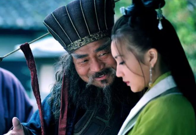 独家专访:英雄难过美人关，牛鬼蛇神合数来比喻什么动物