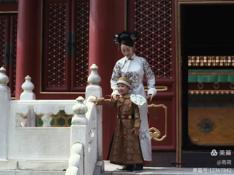 图文解析:二八携手進皇宫，三四今開九得利猜一准确数字