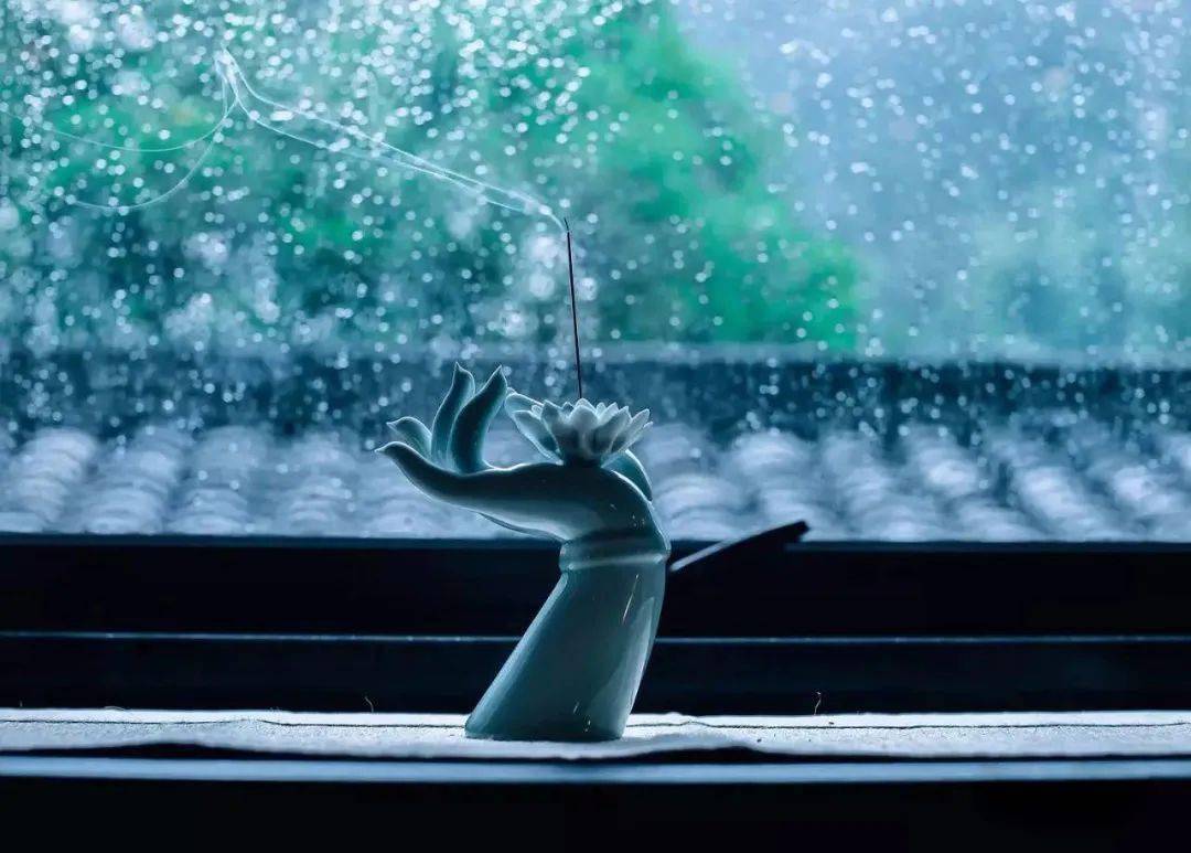 趋势研判:君不用问知基数，只观浮云风雨目打一最佳动物