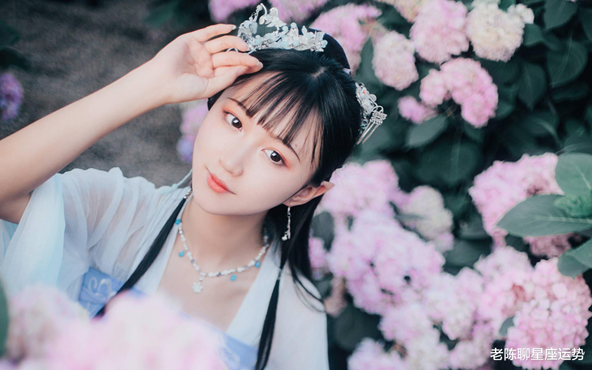 圈内解读:春色满园关不住，佳人妩媚天际来打一最佳生肖