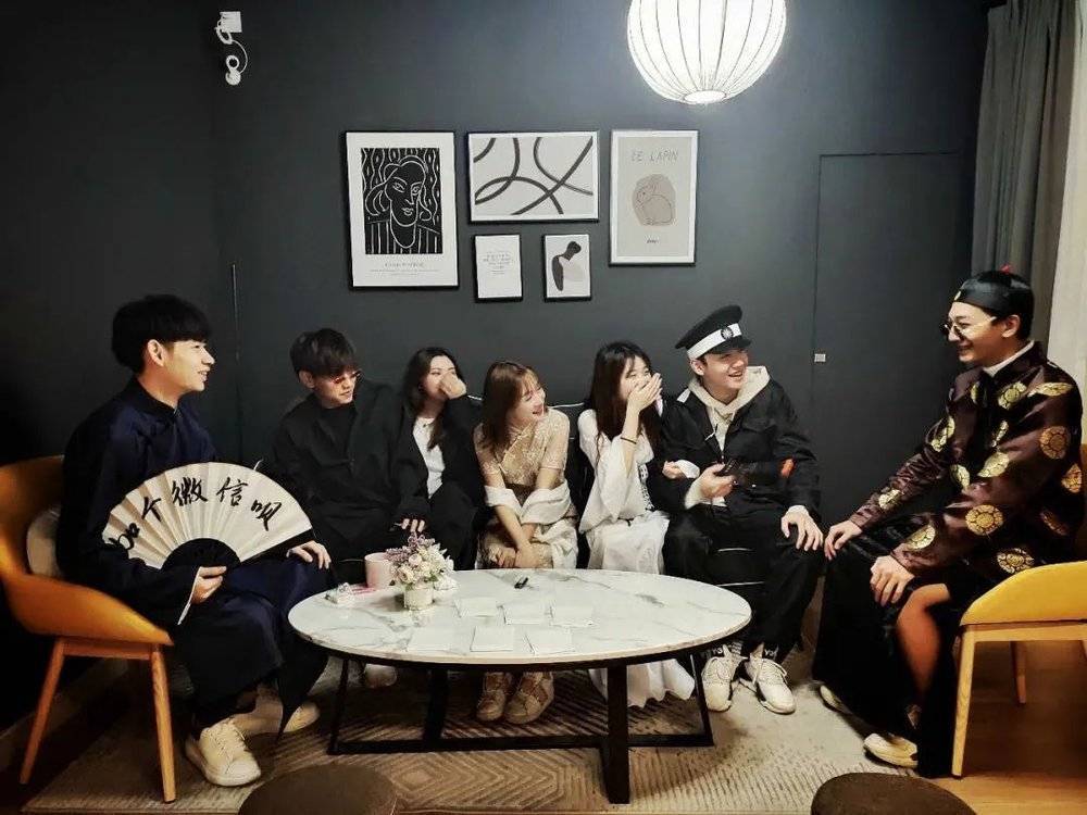 独家解读:二八携手進皇宫，三四今開九得利指哪个生肖