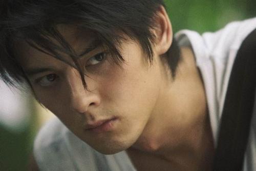 独家观察:一道东风二七四，一番情义两番意指代表是什么生肖